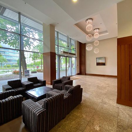 Two Rooms Apartment Triton Park ワルシャワ エクステリア 写真