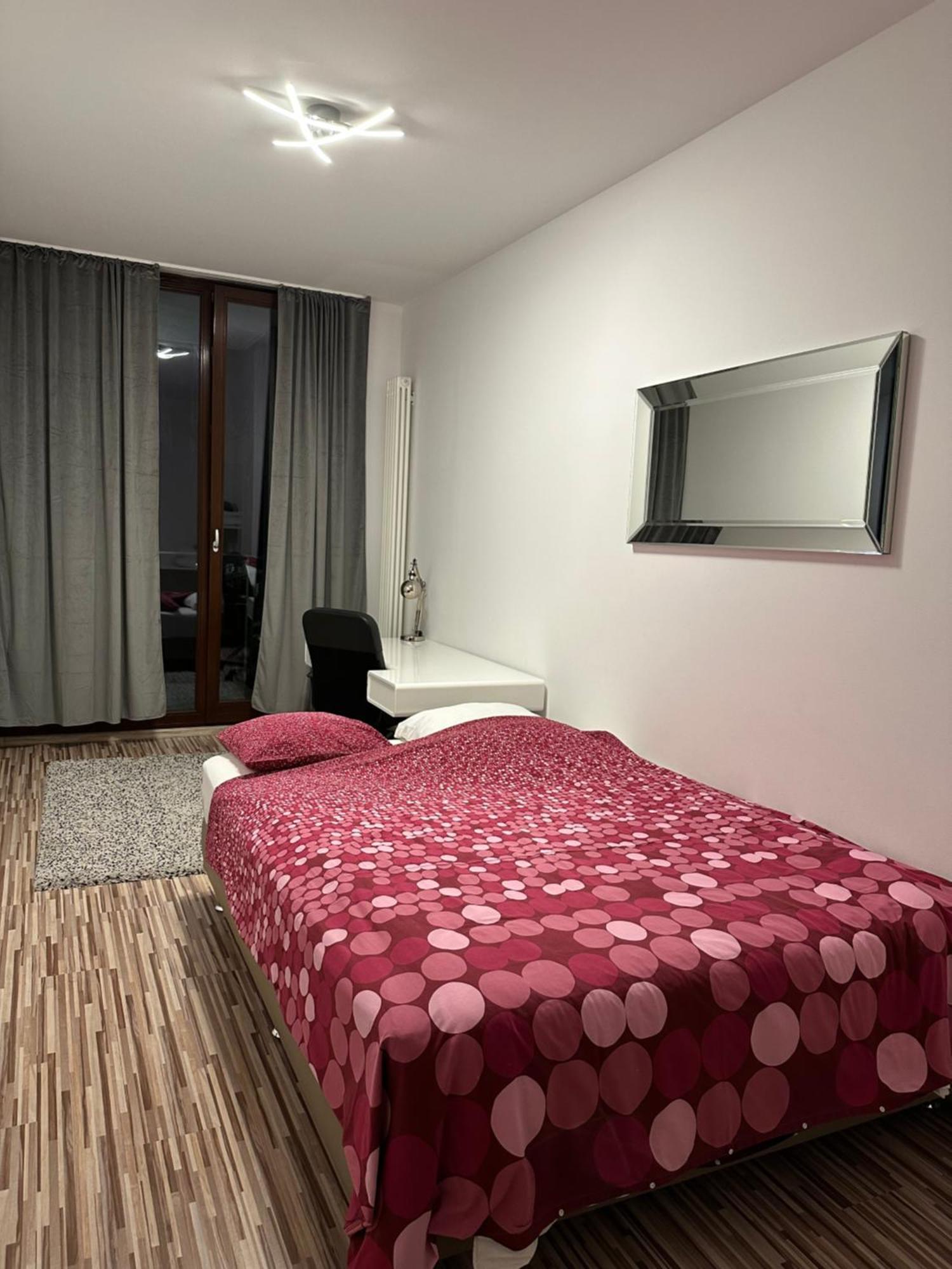 Two Rooms Apartment Triton Park ワルシャワ エクステリア 写真