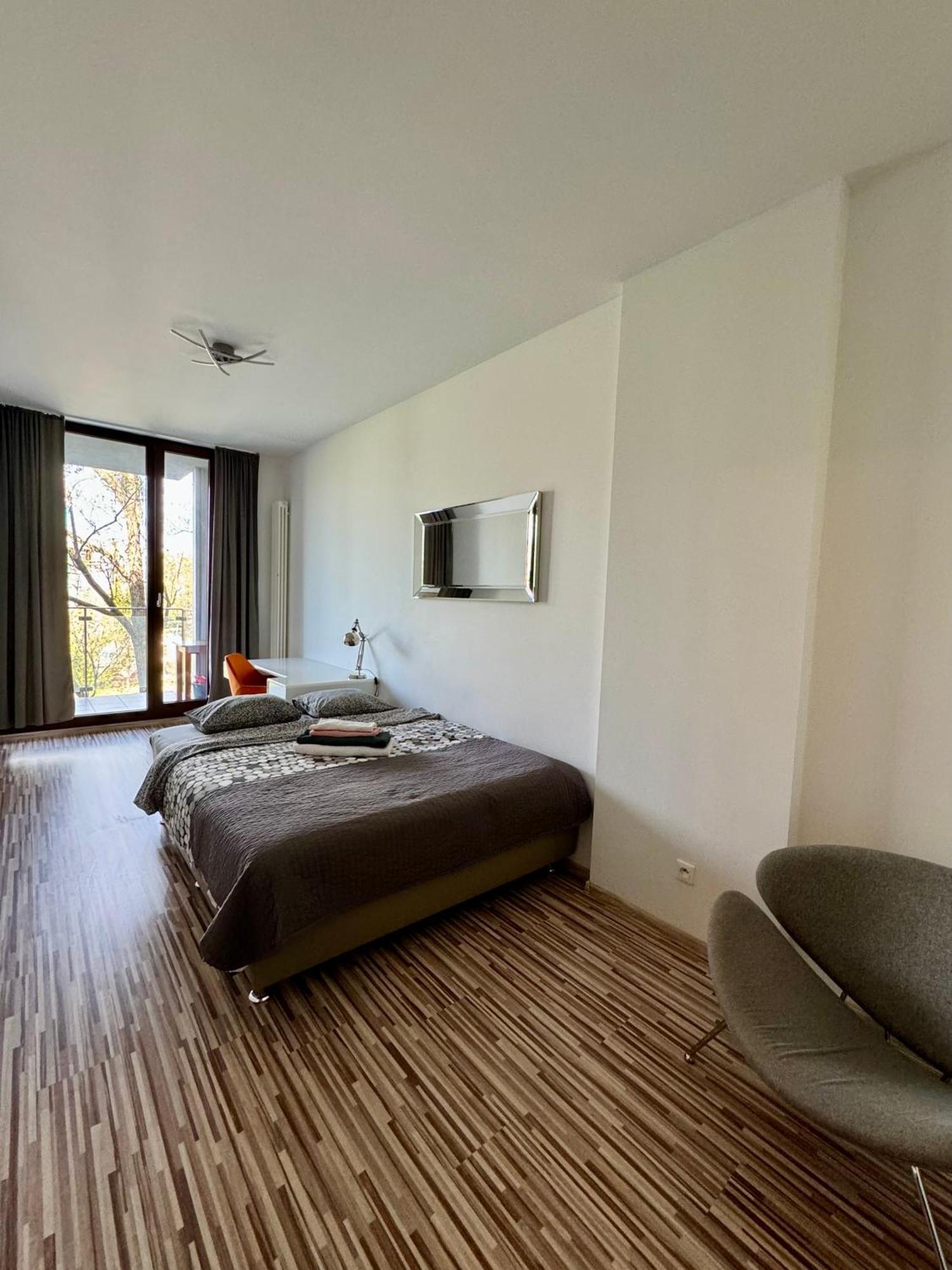 Two Rooms Apartment Triton Park ワルシャワ エクステリア 写真