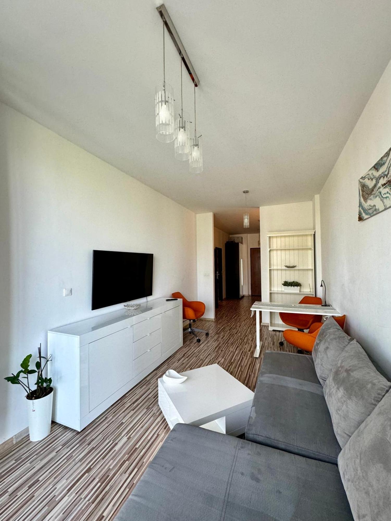 Two Rooms Apartment Triton Park ワルシャワ エクステリア 写真