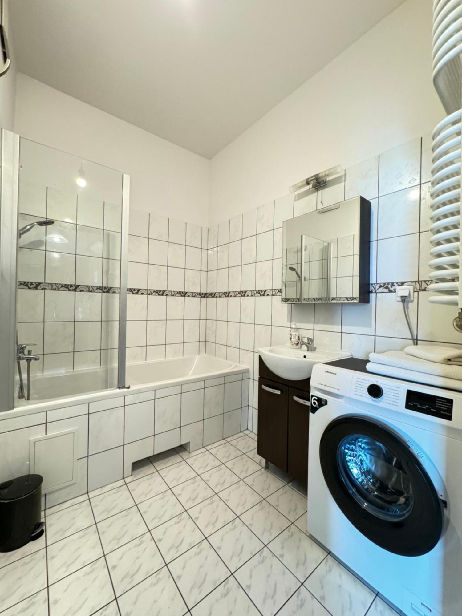 Two Rooms Apartment Triton Park ワルシャワ エクステリア 写真
